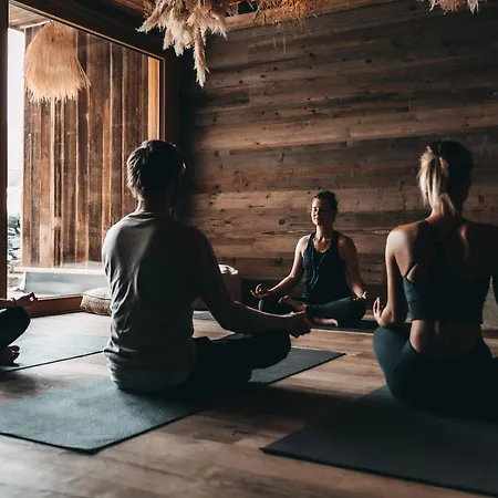 מלון Jufenalm Boho & Wellnesshotel 4*