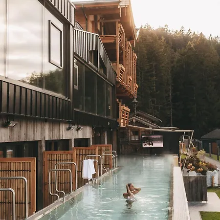 Hotel Jufenalm Boho & Wellnesshotel 4*