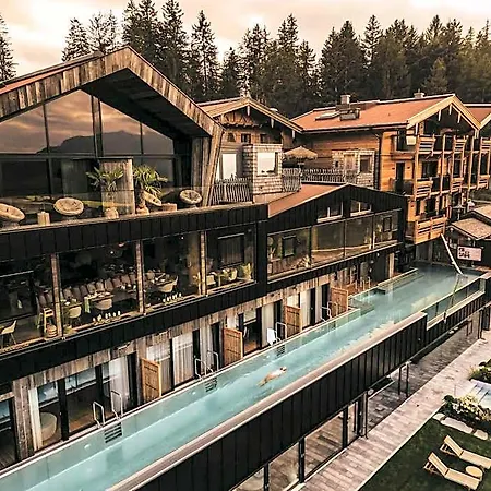 Jufenalm Boho & Wellnesshotel 마리아알름암스타이너르넨미어