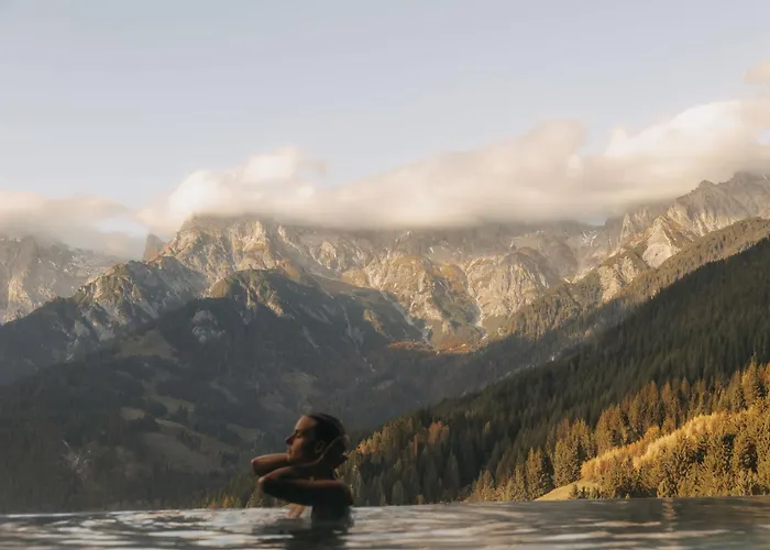 Jufenalm Boho & Wellnesshotel 玛丽亚埃姆安斯泰内嫩米尔